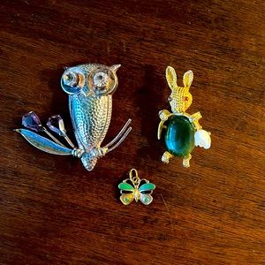 Lot of two pins (Owl and Rabbit) and one butterfly pendant